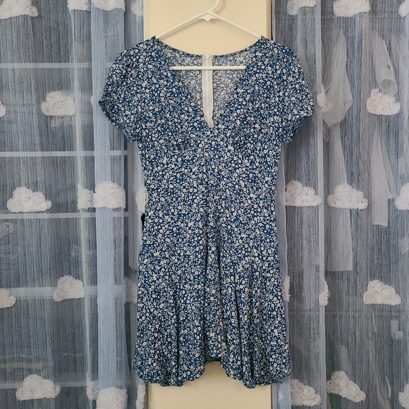 🔆 Dainty Floral Mini Dress - Picture 1 of 5